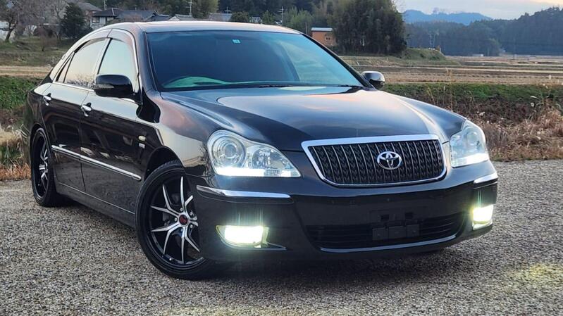 TOYOTA CROWN