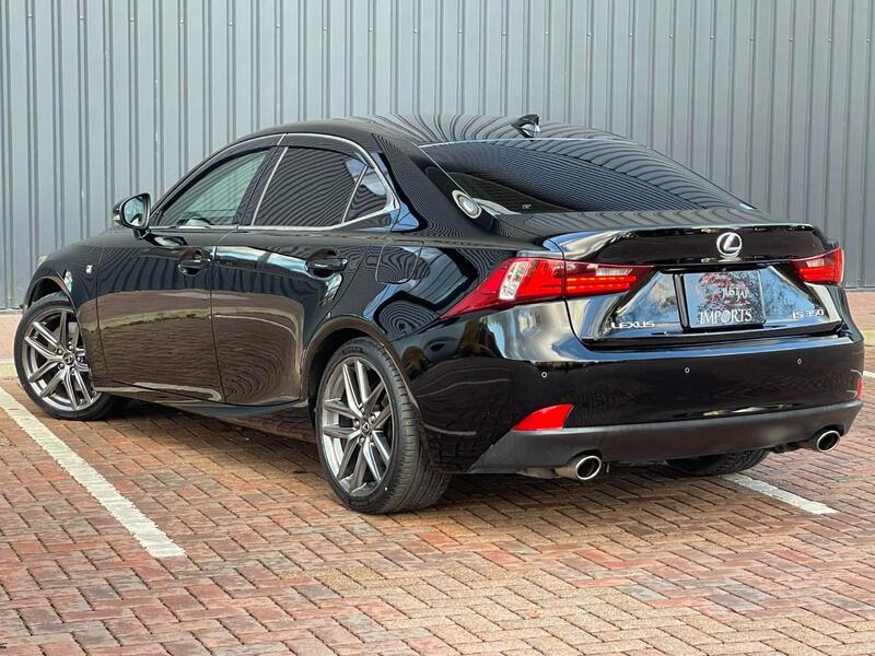 LEXUS IS