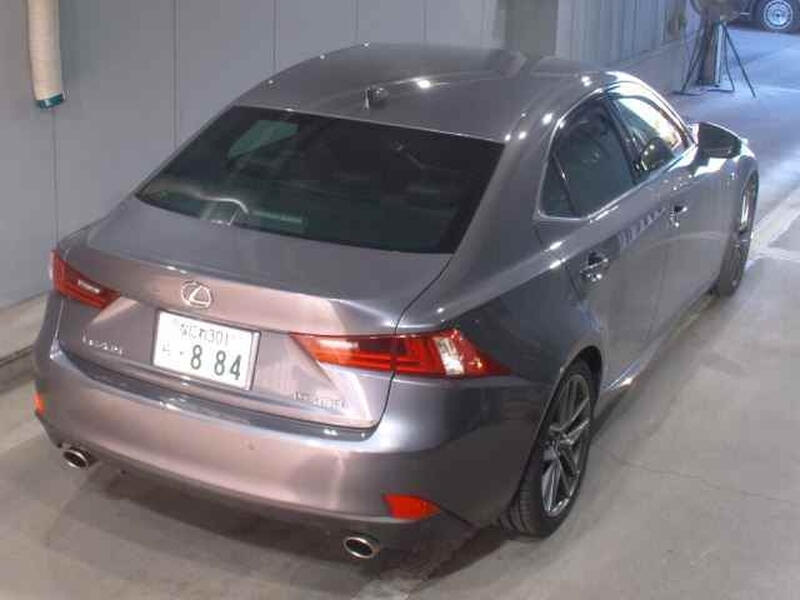 LEXUS IS