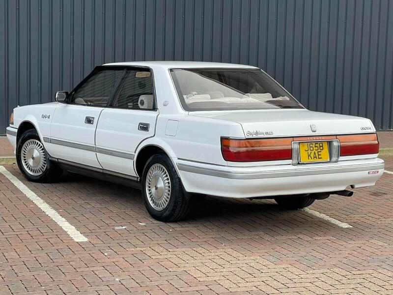 TOYOTA CROWN