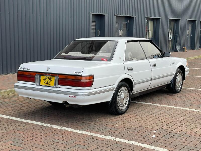 TOYOTA CROWN
