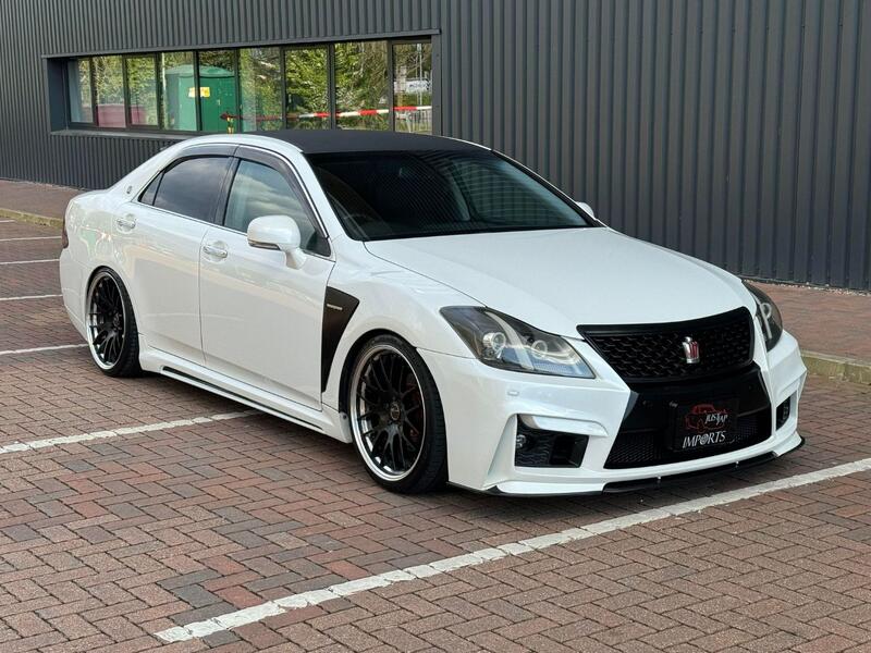 TOYOTA CROWN