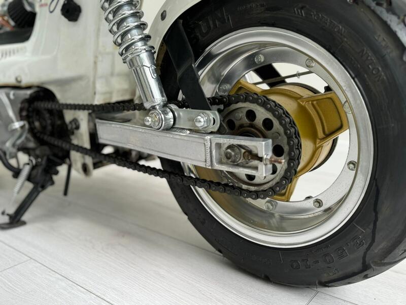 HONDA CHALY