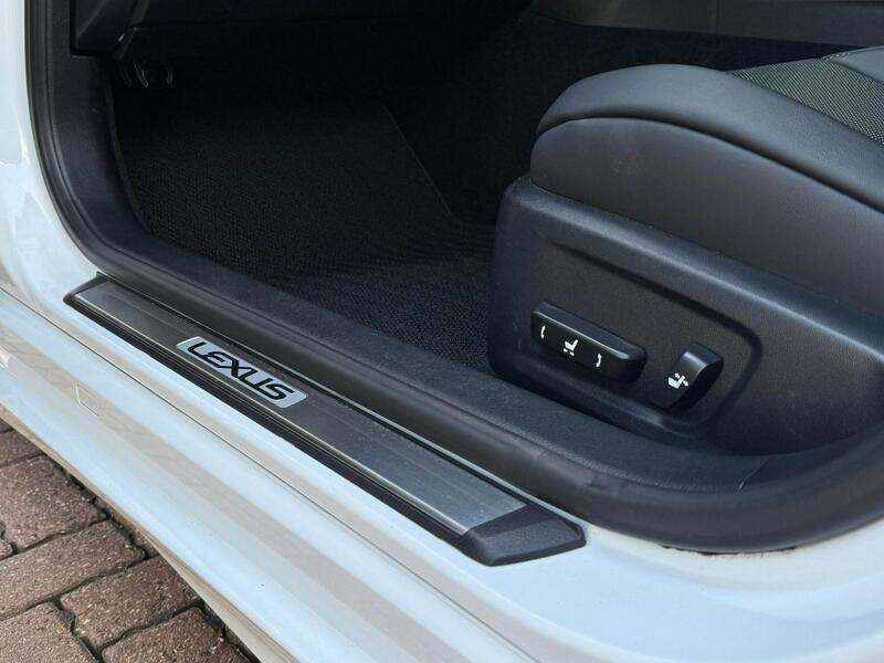 LEXUS IS