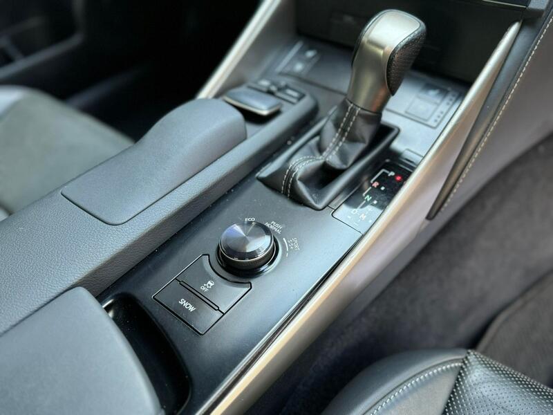 LEXUS IS