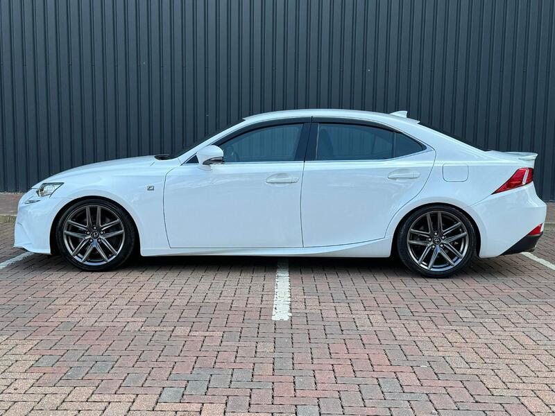 LEXUS IS