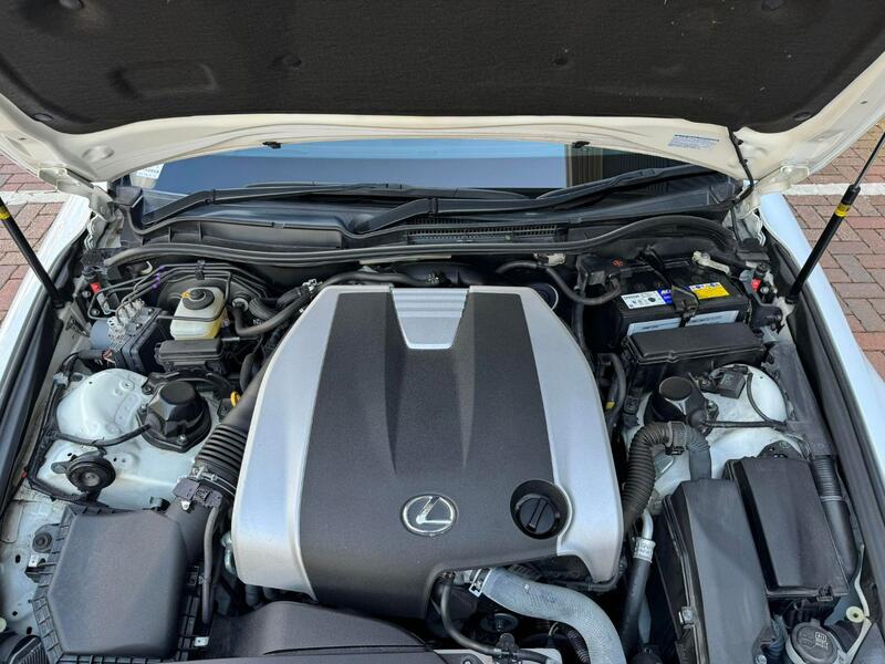LEXUS IS