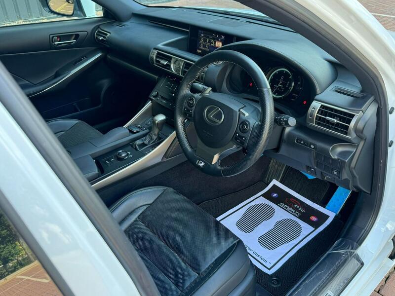 LEXUS IS