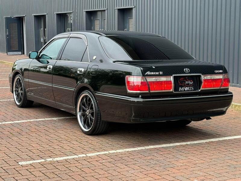TOYOTA CROWN