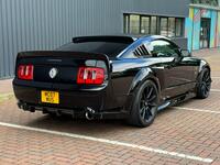 FORD MUSTANG