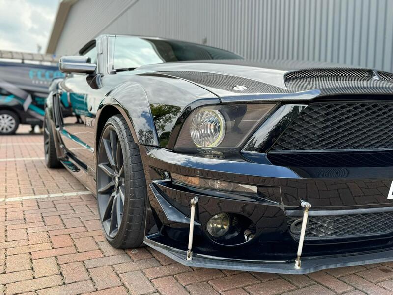 FORD MUSTANG