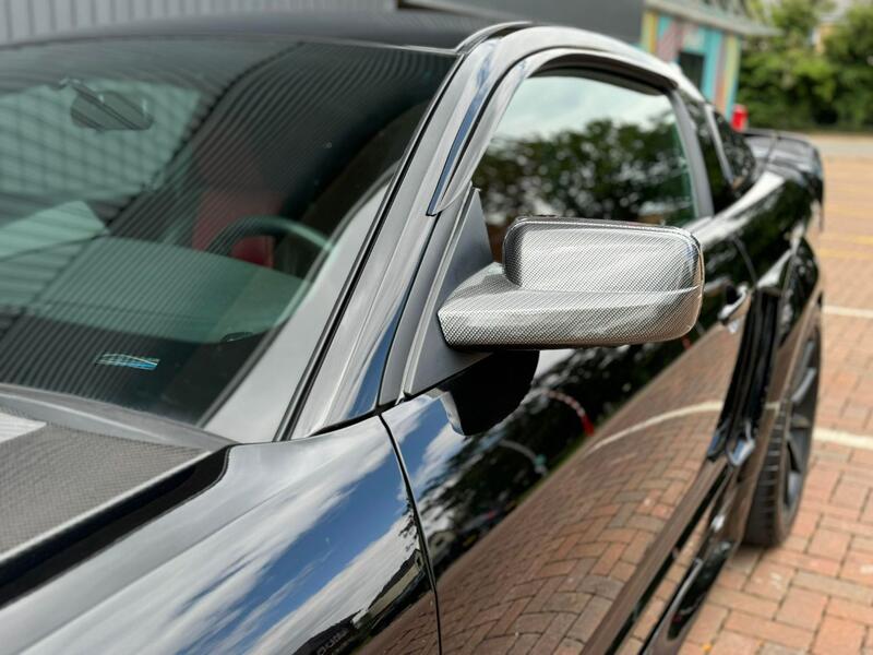 FORD MUSTANG