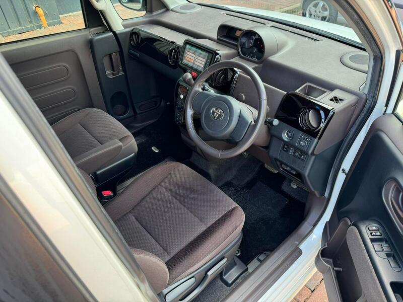 TOYOTA PORTE