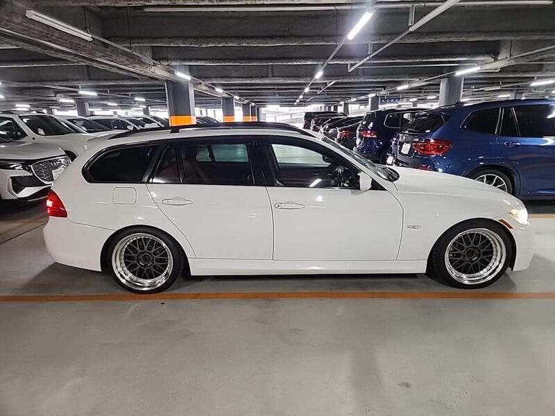 BMW 3 SERIES