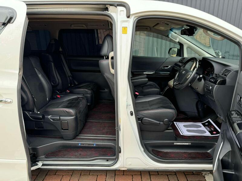 TOYOTA VELLFIRE