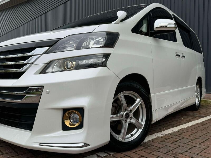 TOYOTA VELLFIRE
