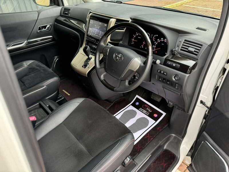 TOYOTA VELLFIRE