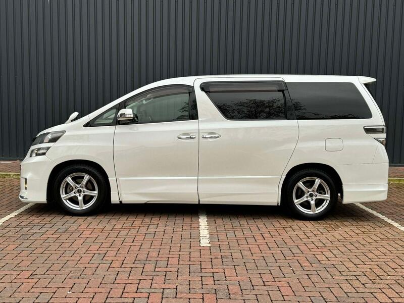 TOYOTA VELLFIRE