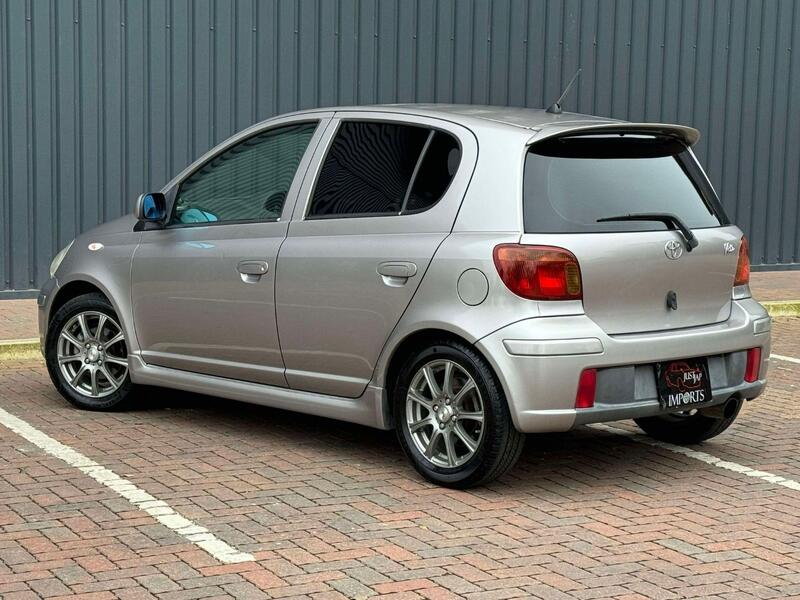 TOYOTA VITZ