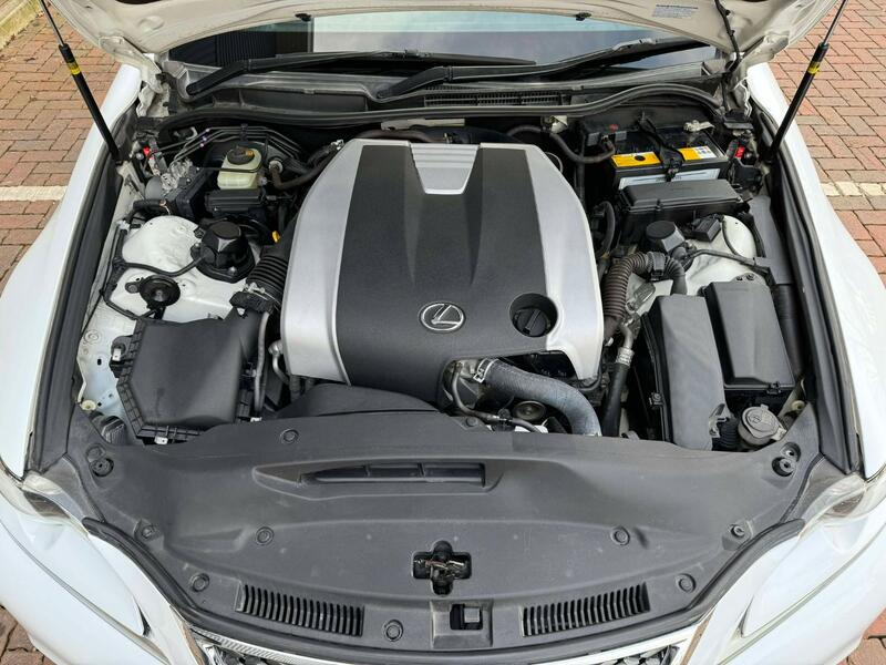 LEXUS IS