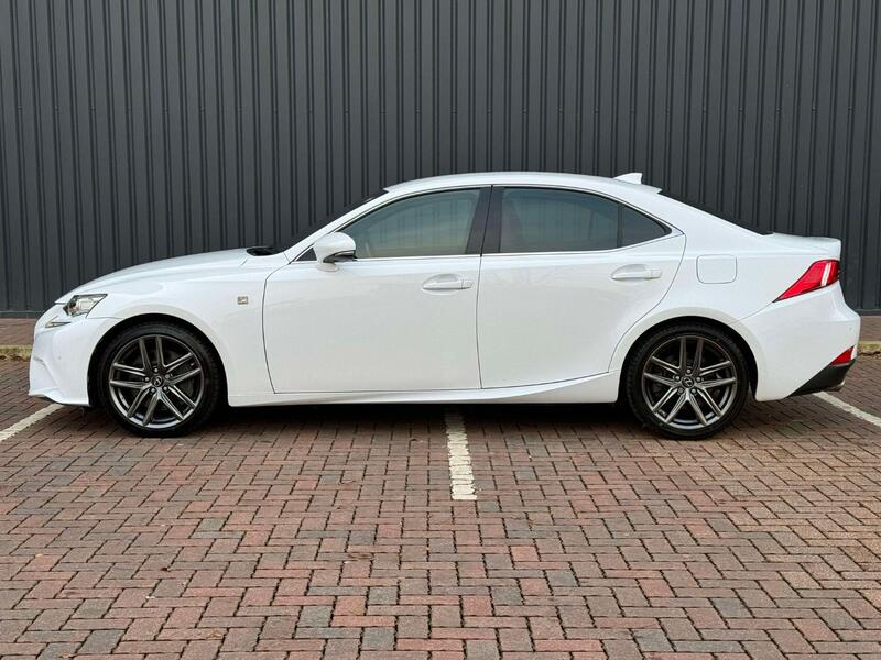 LEXUS IS
