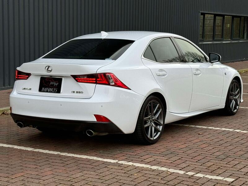 LEXUS IS