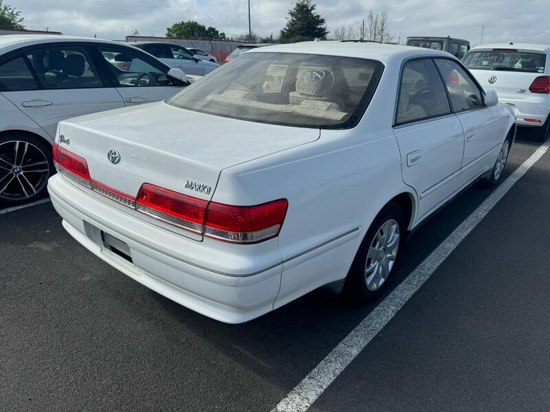 TOYOTA MARK II
