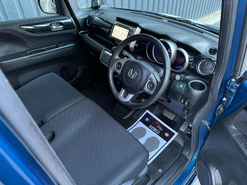 HONDA N-BOX