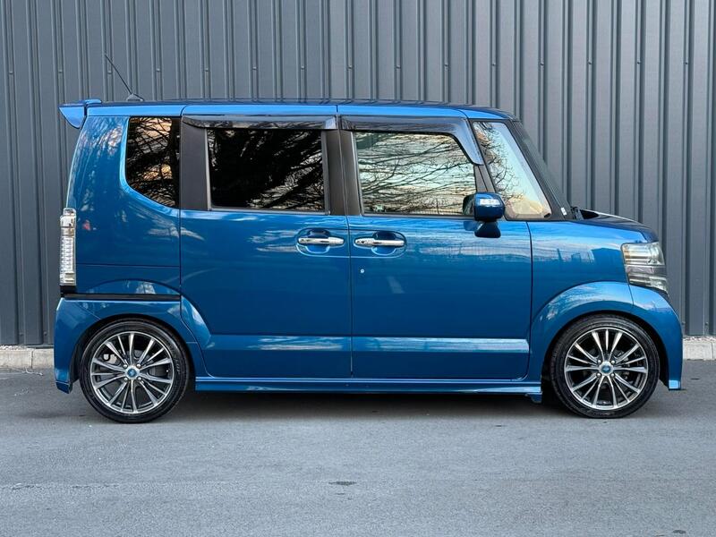 HONDA N-BOX