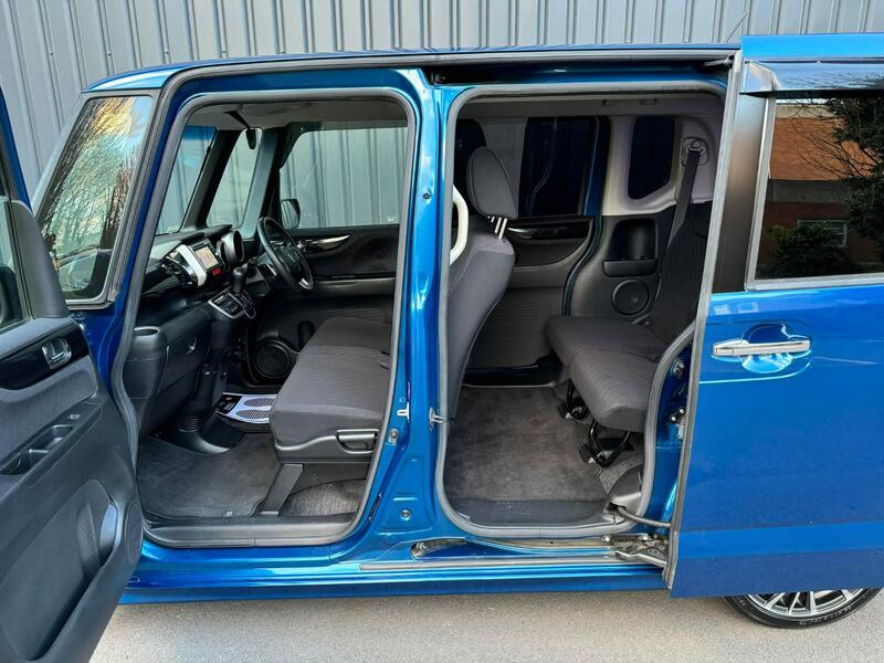 HONDA N-BOX