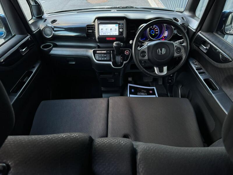 HONDA N-BOX