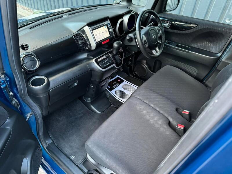 HONDA N-BOX