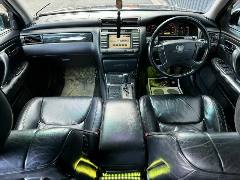 TOYOTA CROWN