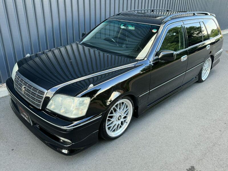 TOYOTA CROWN