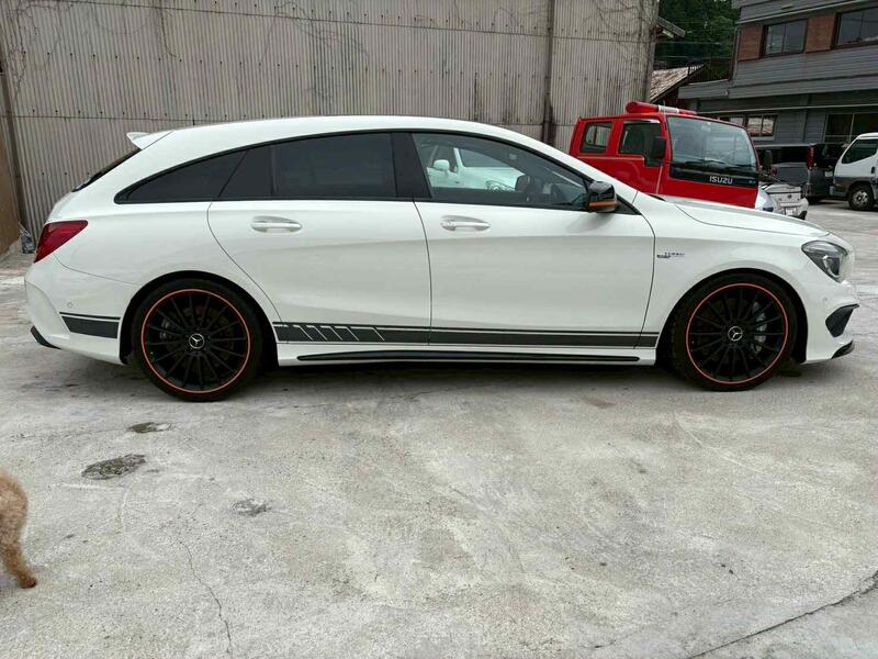 MERCEDES-BENZ CLA
