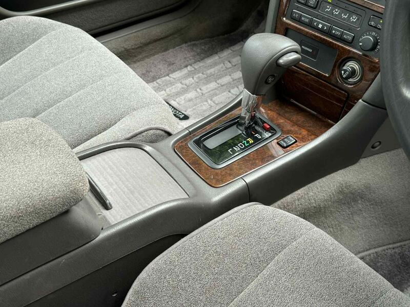 TOYOTA MARK II