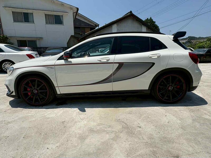 MERCEDES-BENZ GLA CLASS
