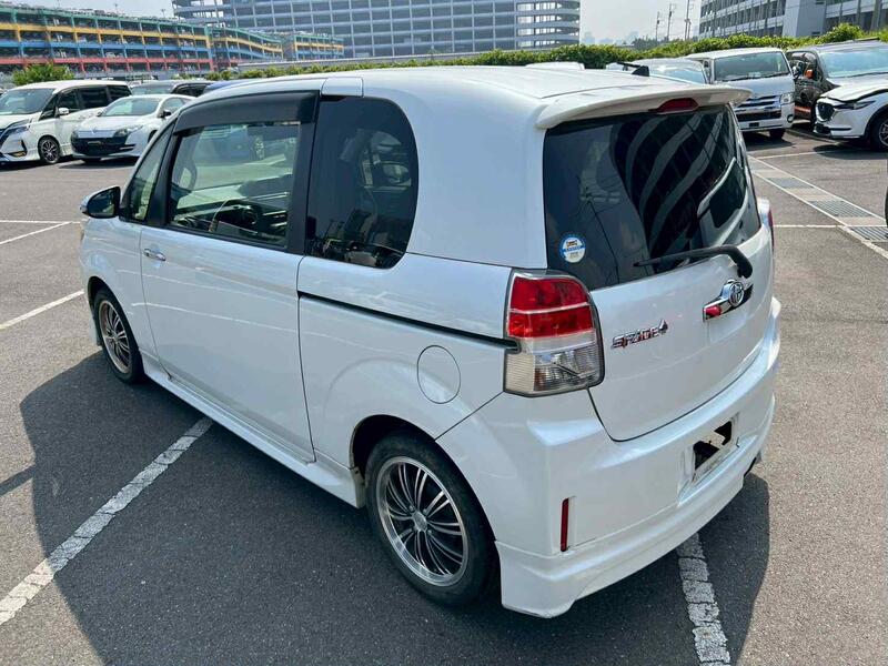 TOYOTA SPADE
