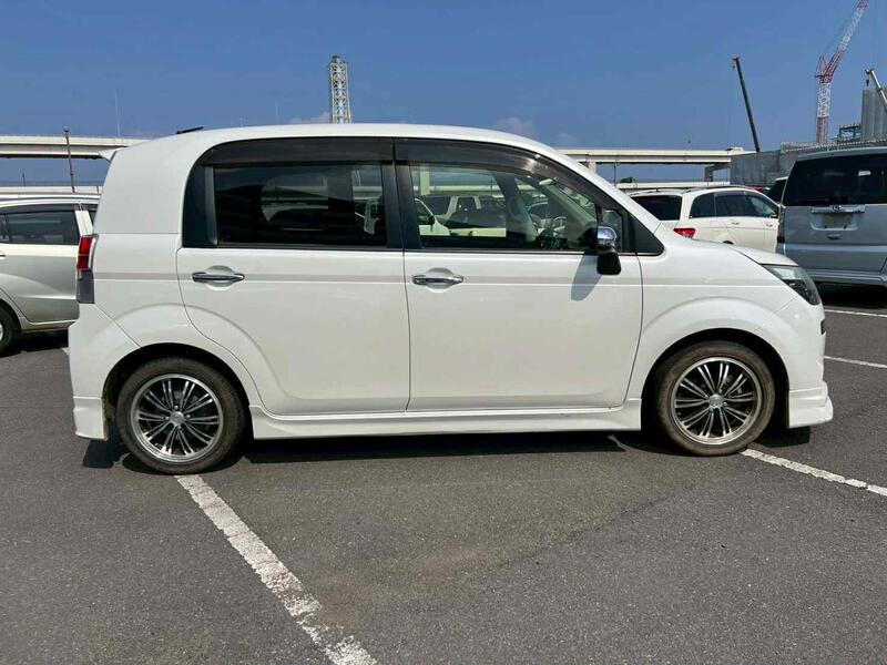 TOYOTA SPADE