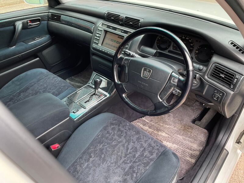 TOYOTA CROWN