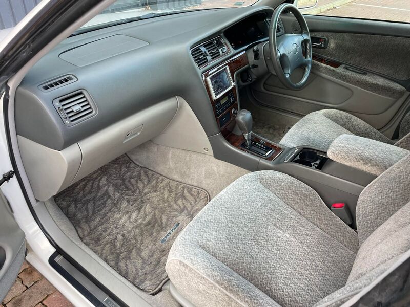 TOYOTA MARK II