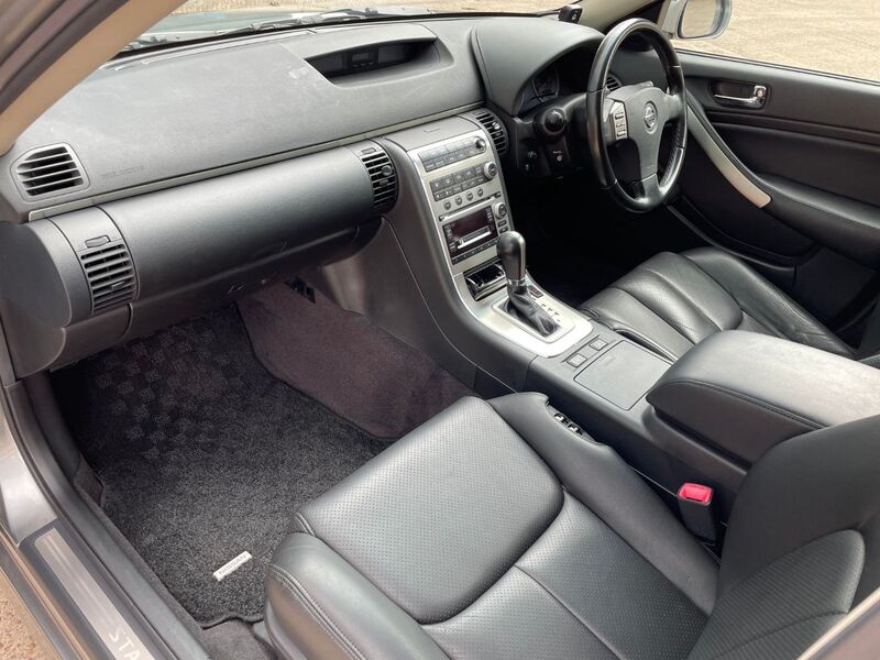 NISSAN STAGEA