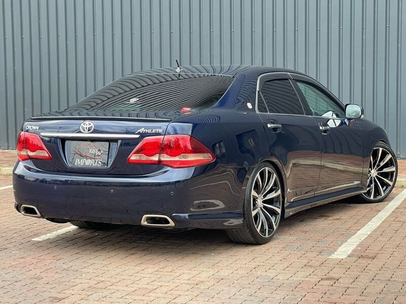 TOYOTA CROWN