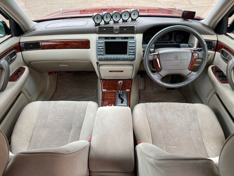 TOYOTA CROWN