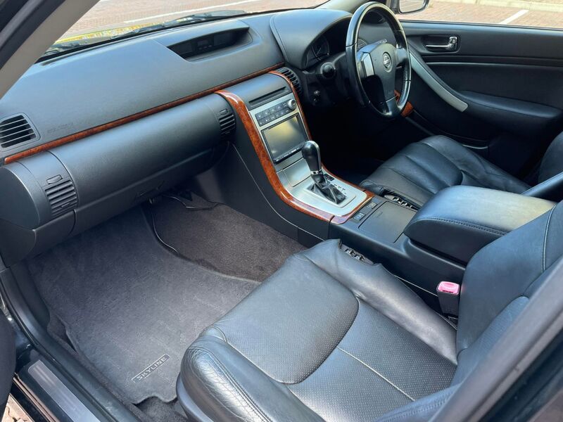 NISSAN STAGEA