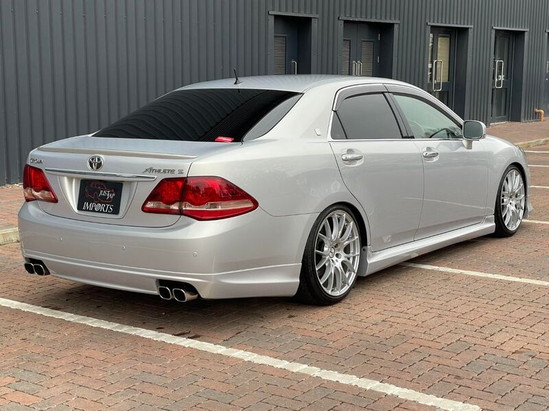 TOYOTA CROWN