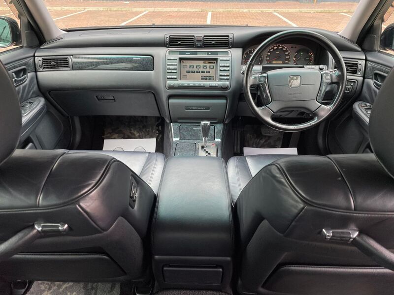 TOYOTA CROWN