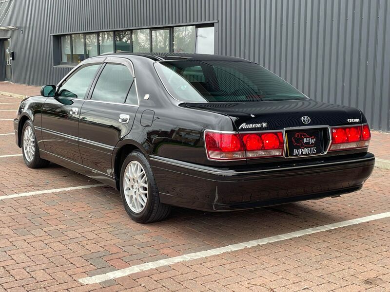 TOYOTA CROWN