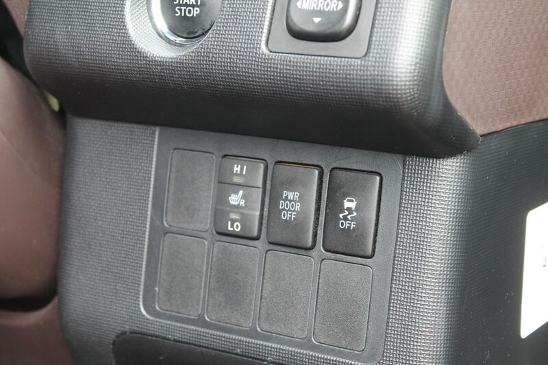 TOYOTA PORTE