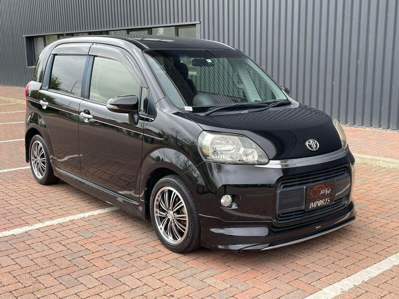 TOYOTA PORTE
